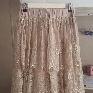 Dainty jewells lace skirt
